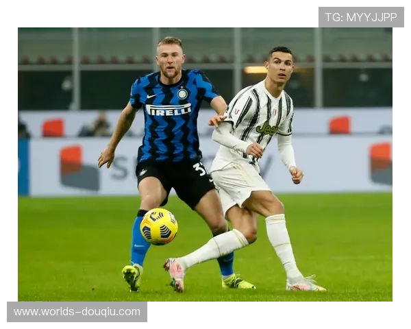 斗球看球赛：回顾经典比赛瞬间，感受足球运动带来的无限激情与魅力